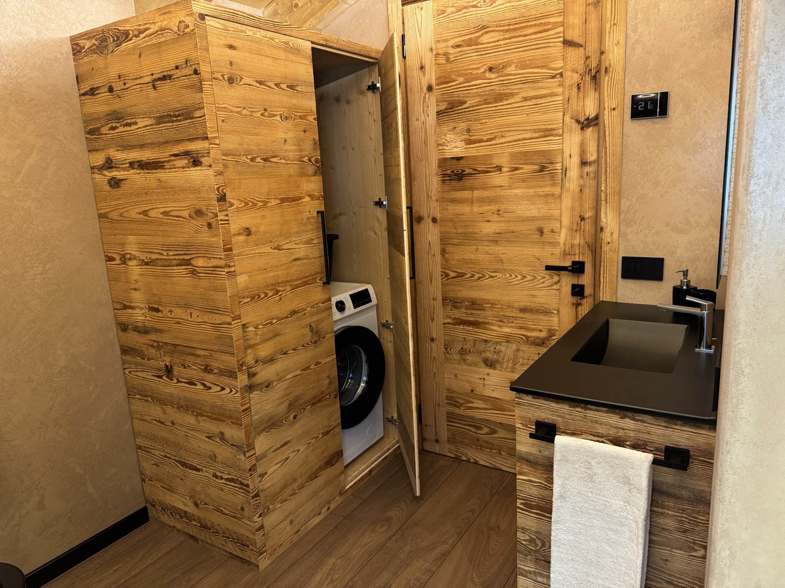 Bagno con lavatrice